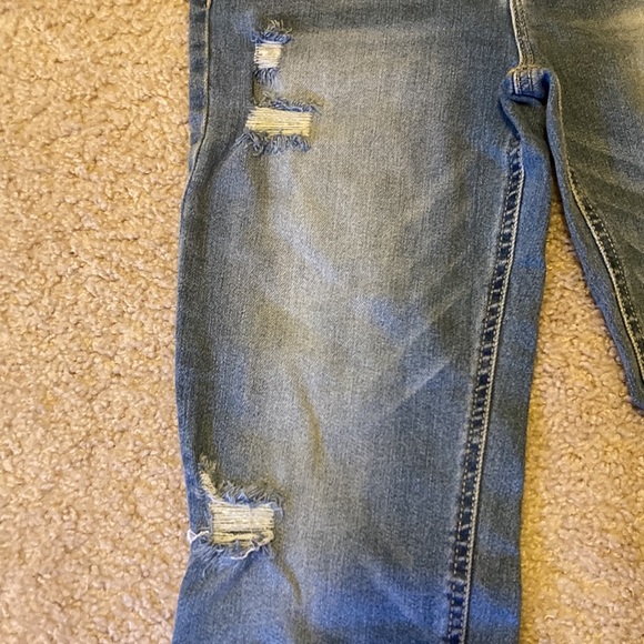 And now this ripped jeans - Picture 3 of 5